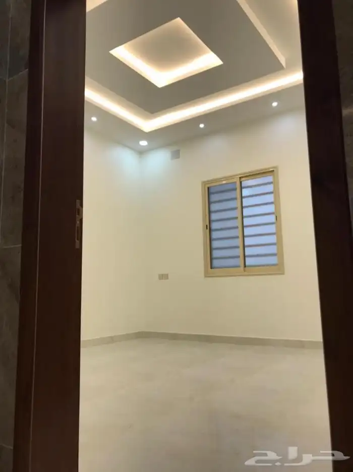 عماره للبيع جديده 3 أدوار وملحق في أبها حي السد 6