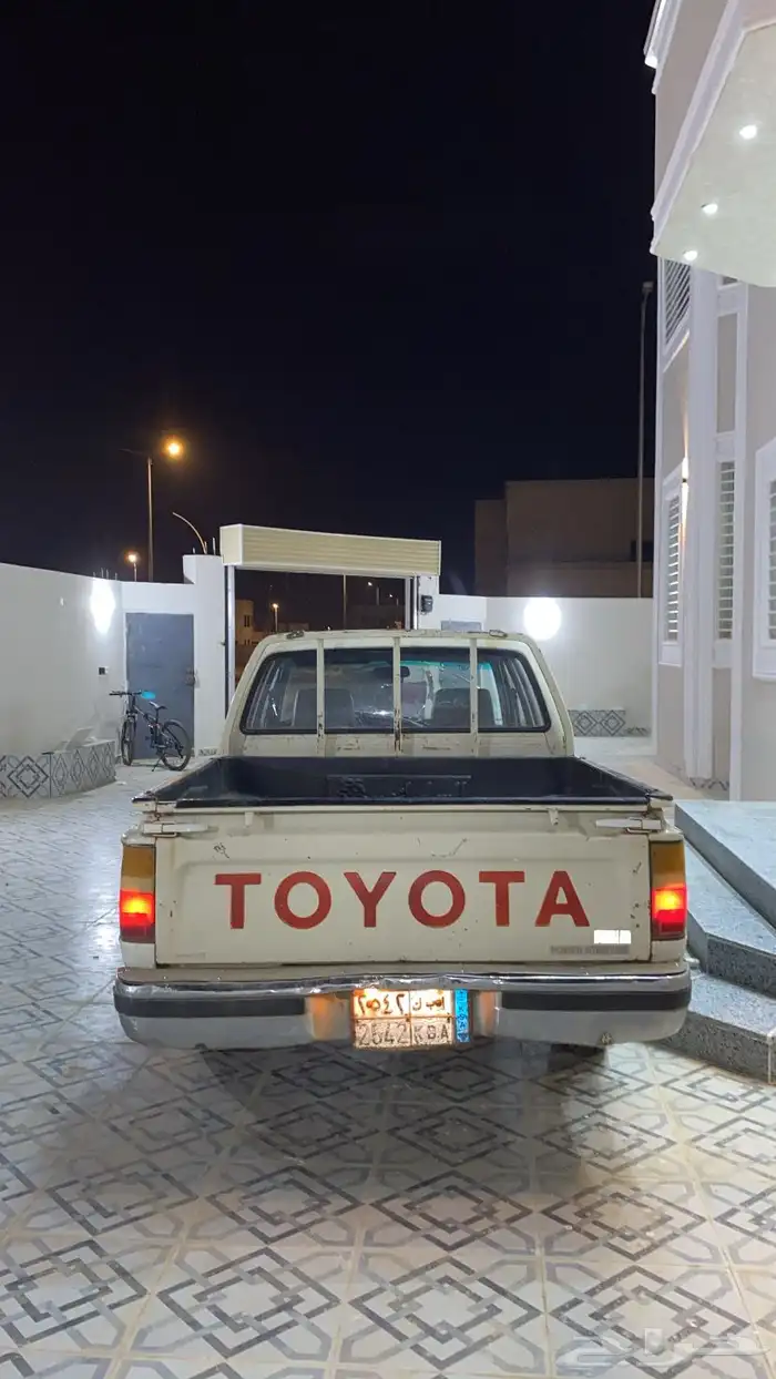 هايلكس موديل 95 فيها رف رف يمين وطقات بسيطه ممشا500الف 3