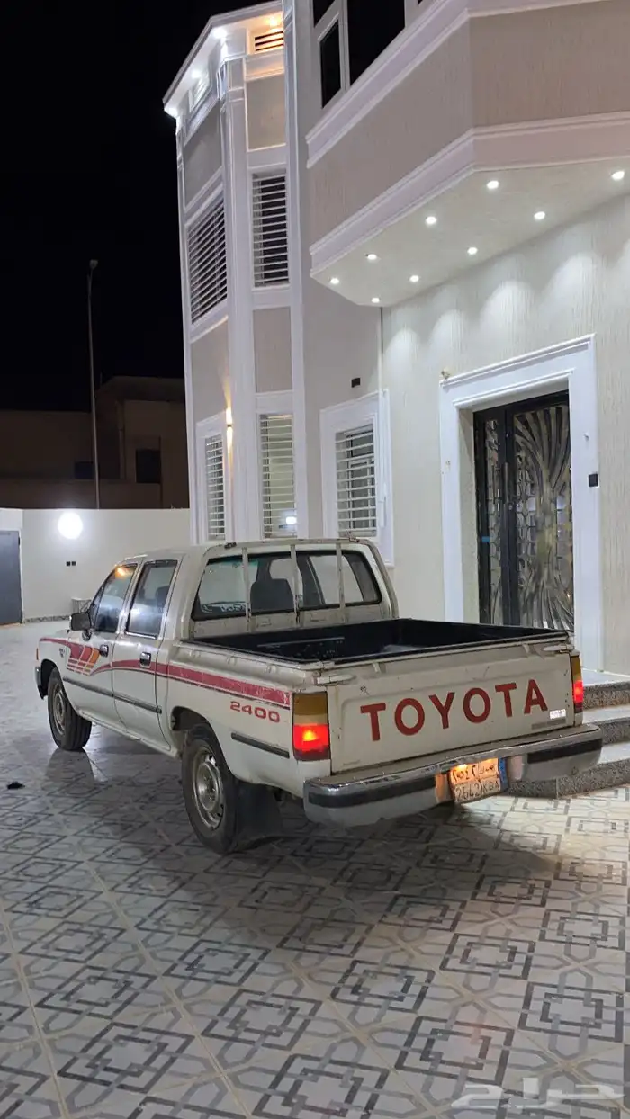 هايلكس موديل 95 فيها رف رف يمين وطقات بسيطه ممشا500الف 2
