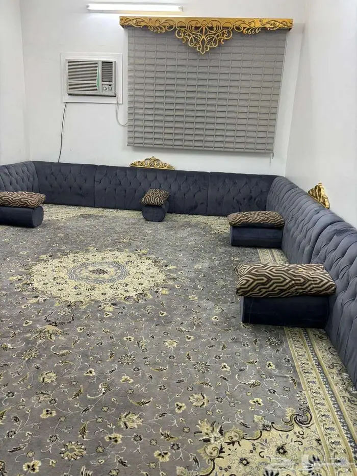مجلس كامل البيع ماعاد الفرش 0