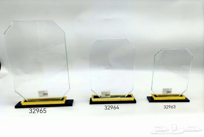 دروع هدايا بوكسات تصميم طباعة لوحة بانرات استيكرات اعلام بنر 7