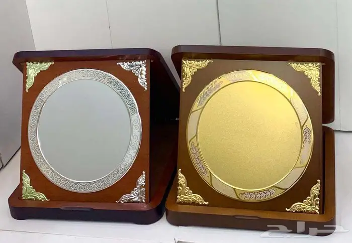 دروع هدايا بوكسات تصميم طباعة لوحة بانرات استيكرات اعلام بنر 10