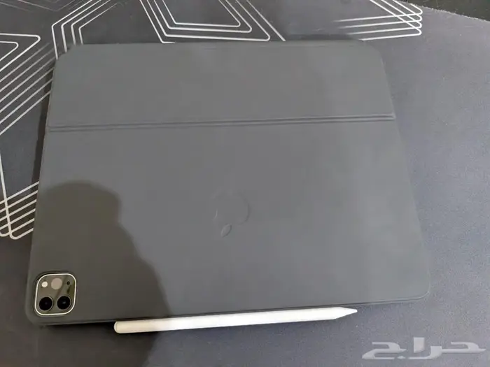أبل آيباد برو الجيل الخامس Apple iPad pro 12.9 مع كيبورد 4
