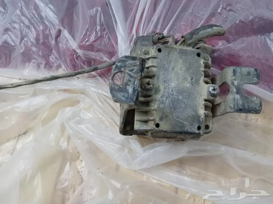 قطع غيار جيب ربع او صالون من 92 الي98 2
