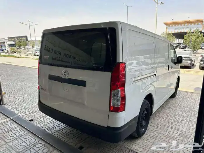 باص تويوتا VAN 2025 1