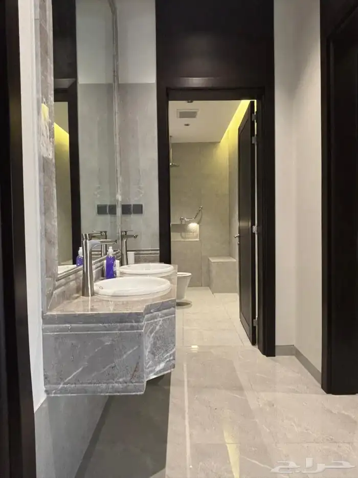 Large elegant apartment for rent in Al Mahdia district- شقة 11