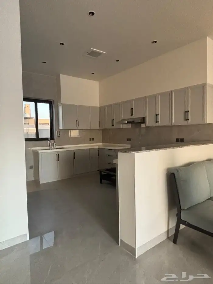 Large elegant apartment for rent in Al Mahdia district- شقة 19