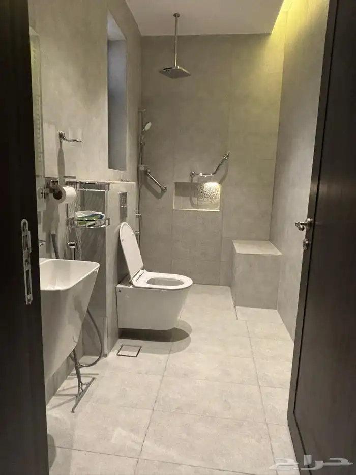 Large elegant apartment for rent in Al Mahdia district- شقة 17