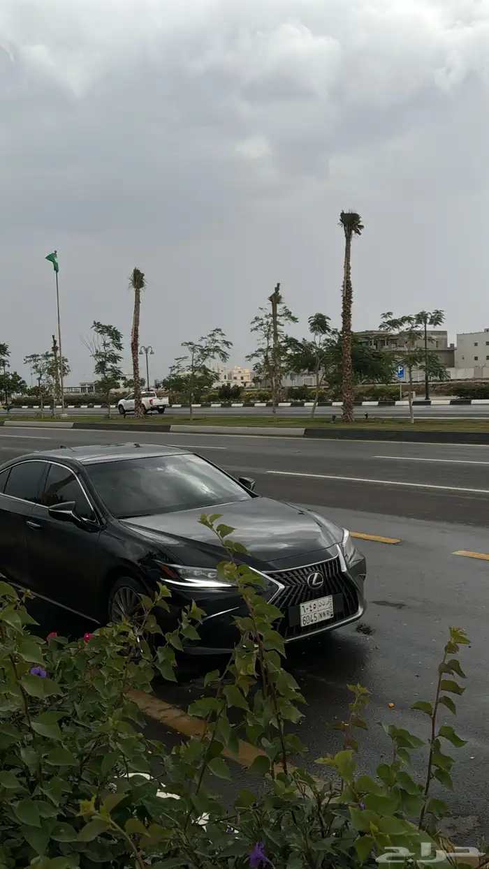 لكزس ES 350 اسود خليجي 0