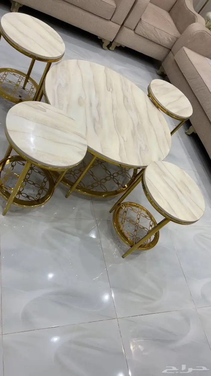 للبيع طاولات شبه جديده بدون اي عيوب وعربة ضيافه جوده ممتازه 1