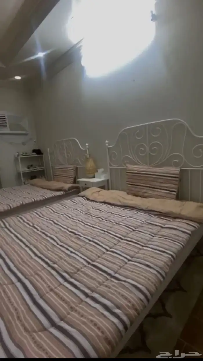 دولاب و اسره وطاوله و الاكسسوارات 6