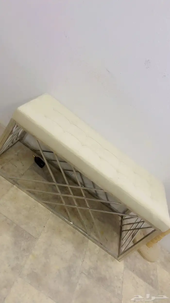أريكه شبه جديده 0