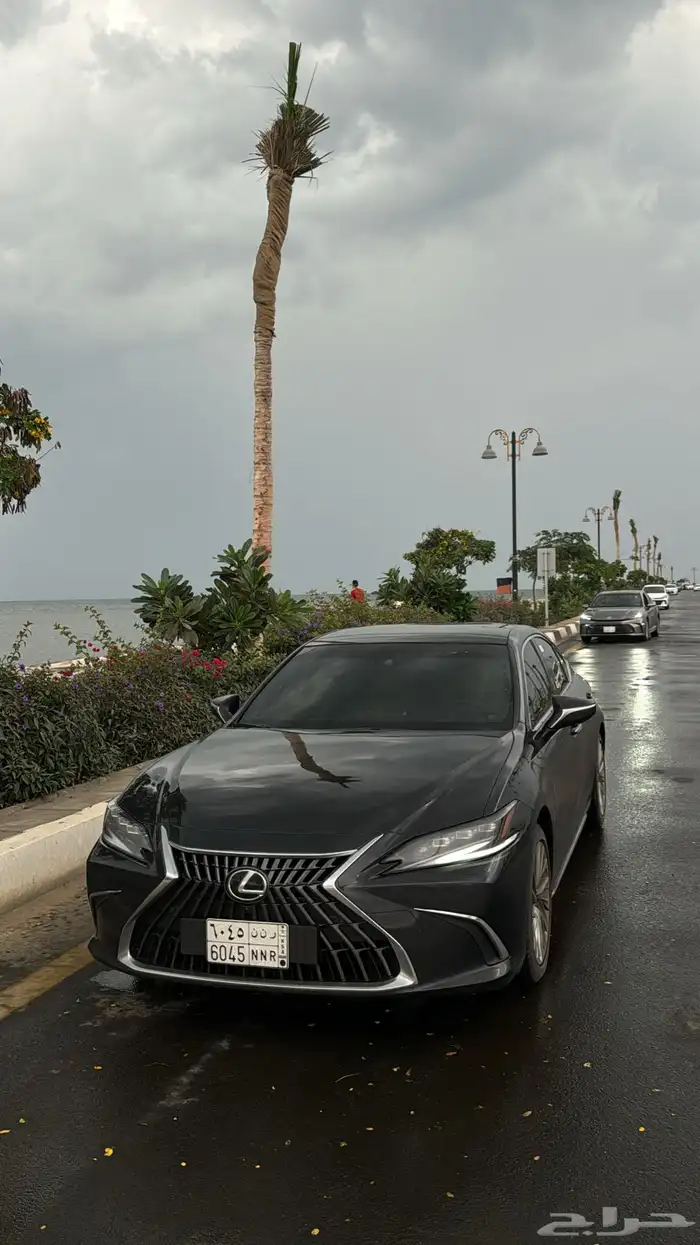 لكزس ES 350 اسود خليجي 1