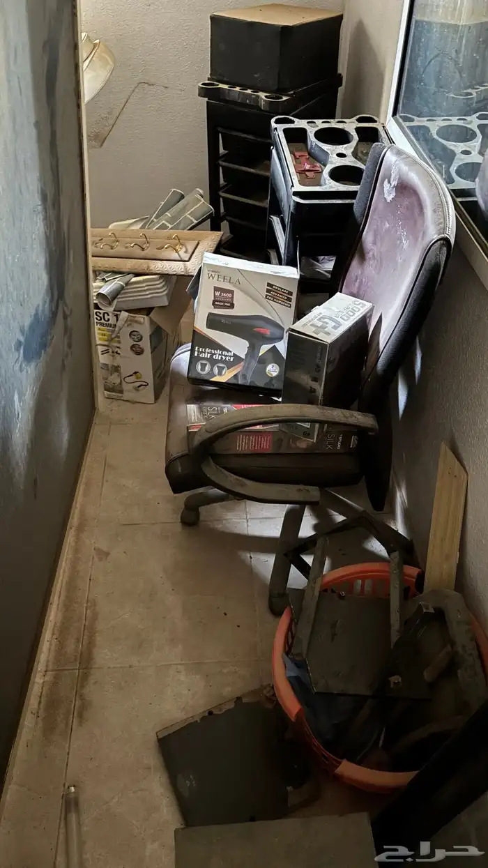 اغراض مشغل نسائي ( مشغل كامل بحميع ادواته ) - ينبع البحر 17