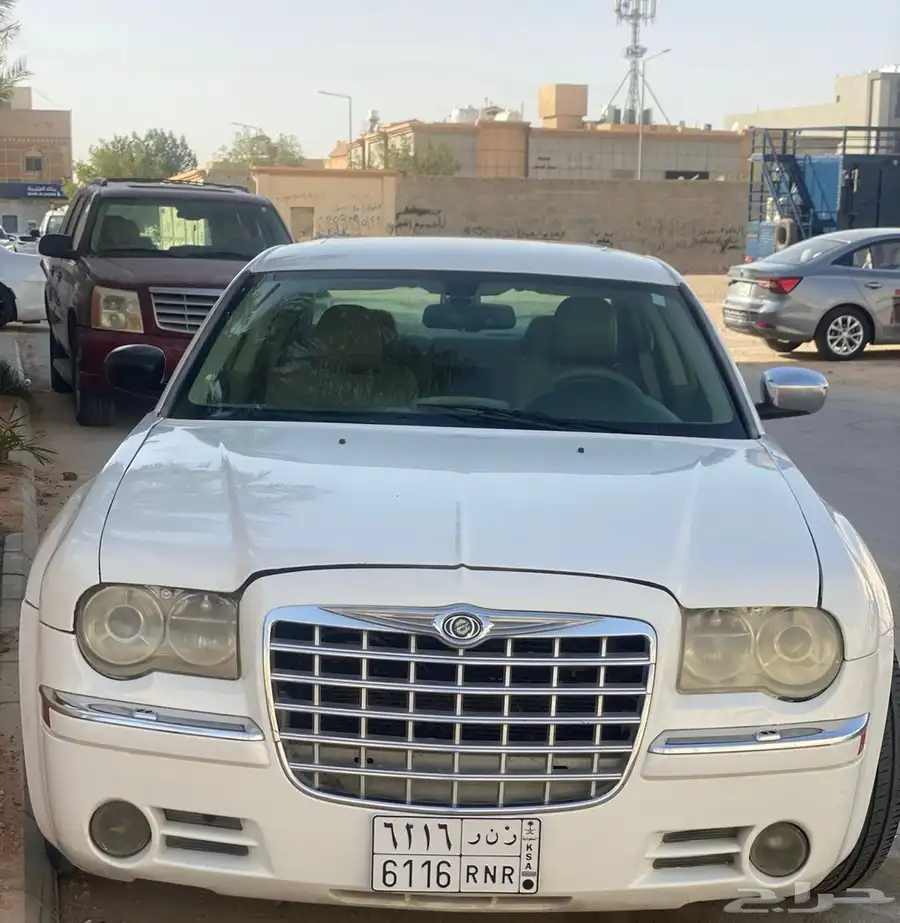 كرايسلر c300 2010 V8 لوحة مميزة 0