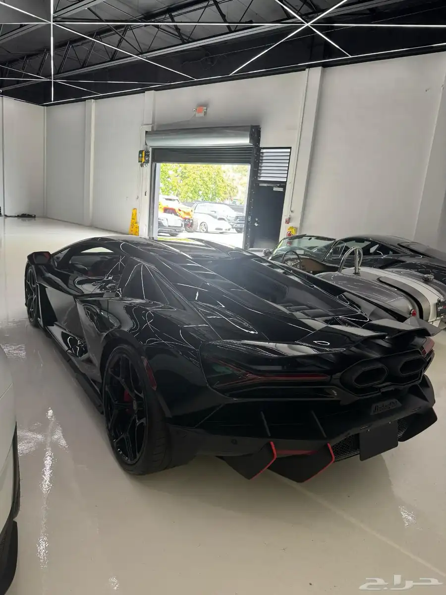 لامبورجيني ريفولتو 2024 Lamborghini Revuelto index