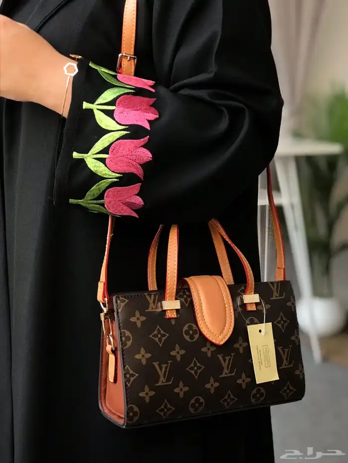 شنط عالميه ماركات الدفع عند الاستلام. 44
