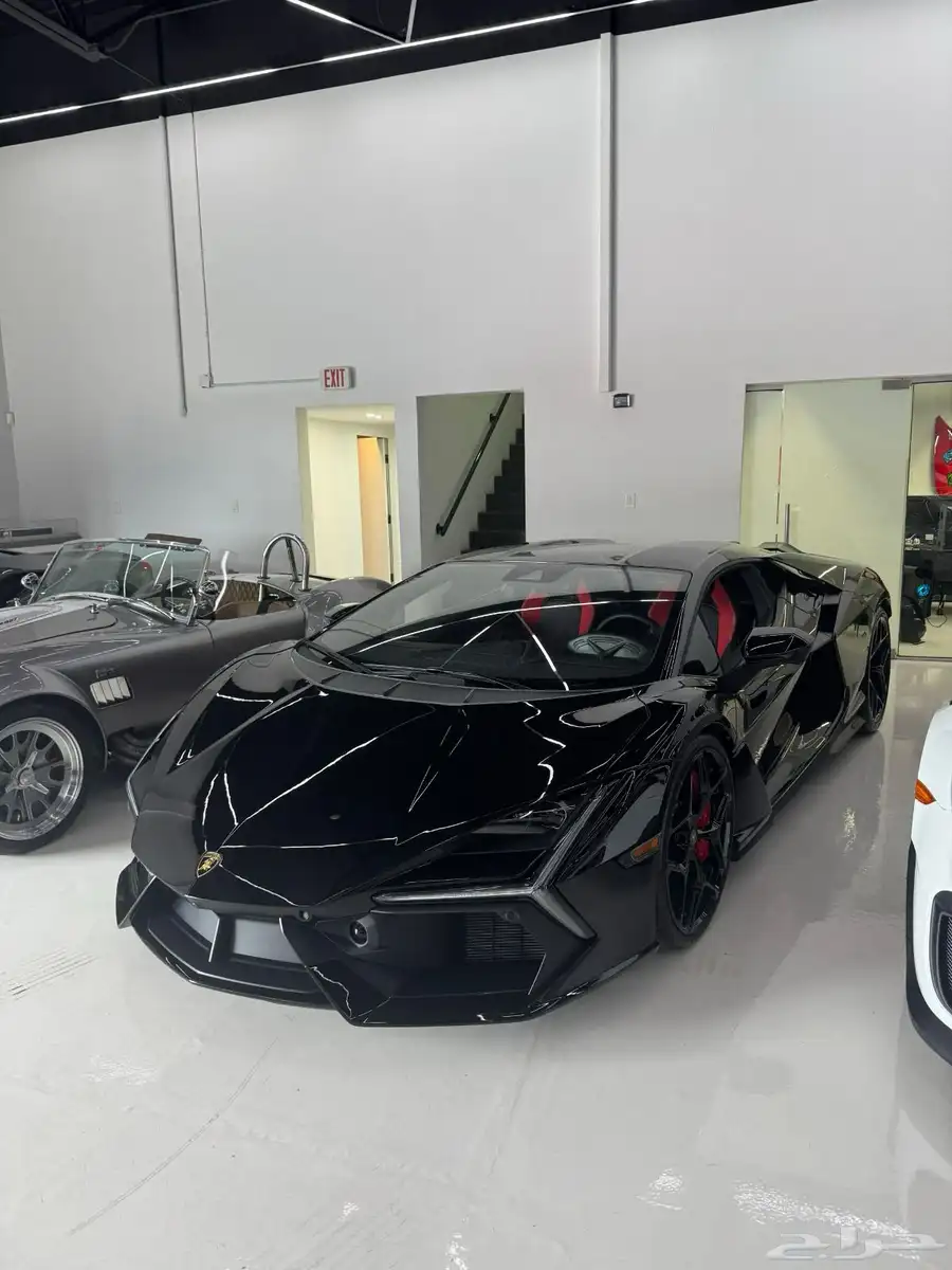 لامبورجيني ريفولتو 2024 Lamborghini Revuelto index