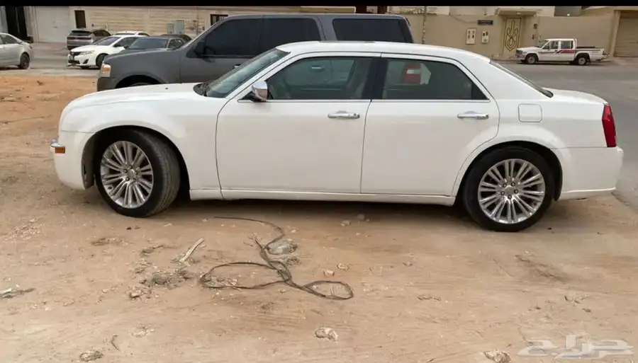 كرايسلر c300 2010 V8 لوحة مميزة 3