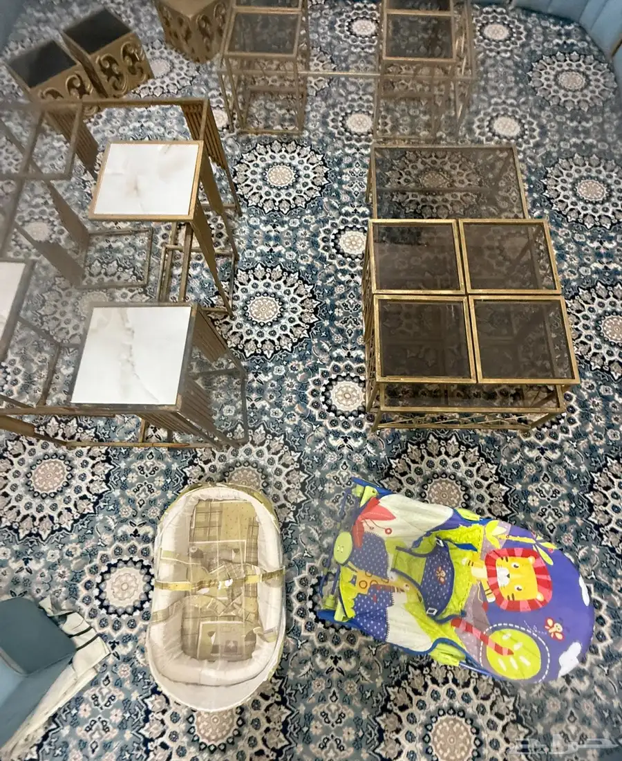 طاولة ضيافة زجاج وقاعده ذهبيه 11