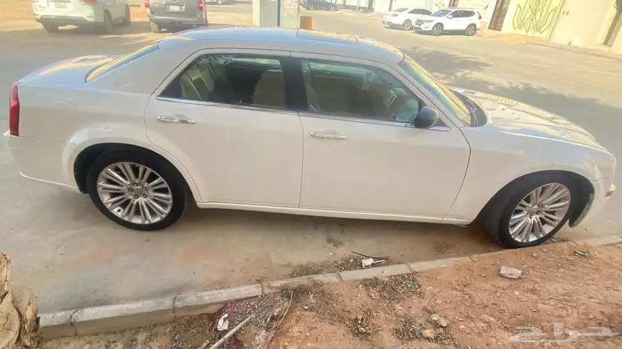 كرايسلر c300 2010 V8 لوحة مميزة 2