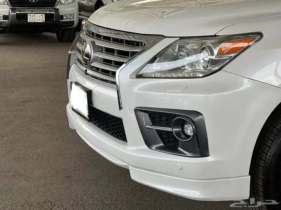 سعودي نظيف 2012 Lexus 2