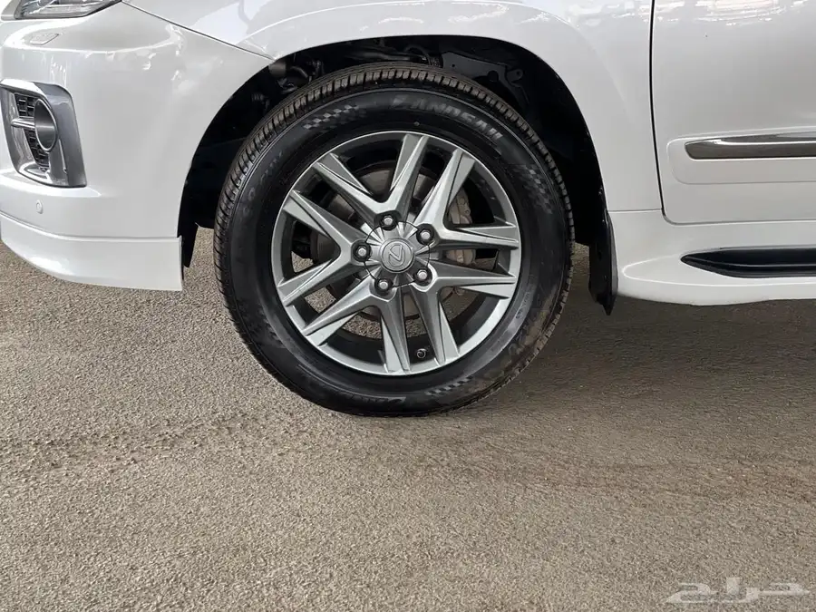سعودي نظيف 2012 Lexus 35
