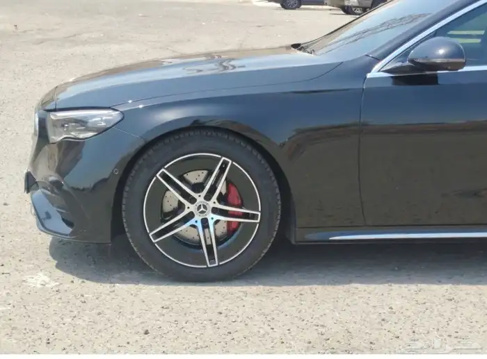 مرسيدس E300 AMG 2024 فل كامل بحالة الوكاله 8