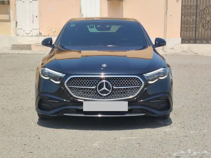 مرسيدس E300 AMG 2024 فل كامل بحالة الوكاله 1