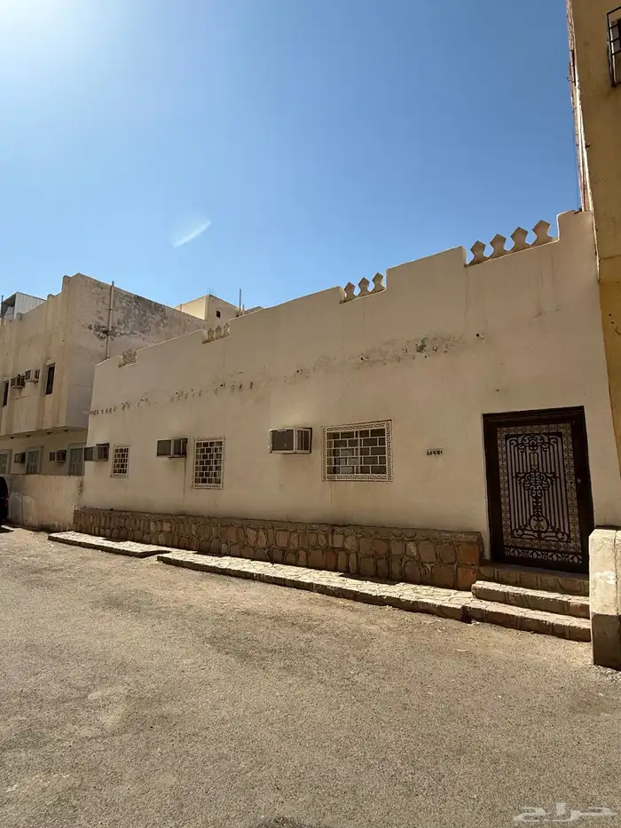 للبيع بيت بحي المصانع لمن اراد الجوار للمسجد النبوي 0
