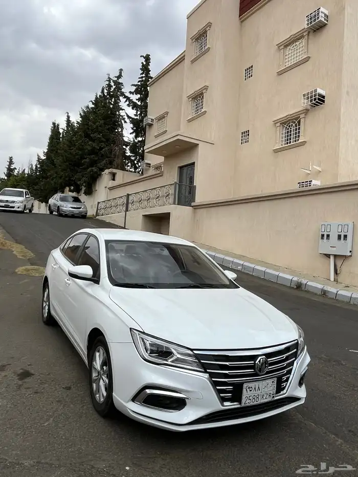 ام جي 2023 4