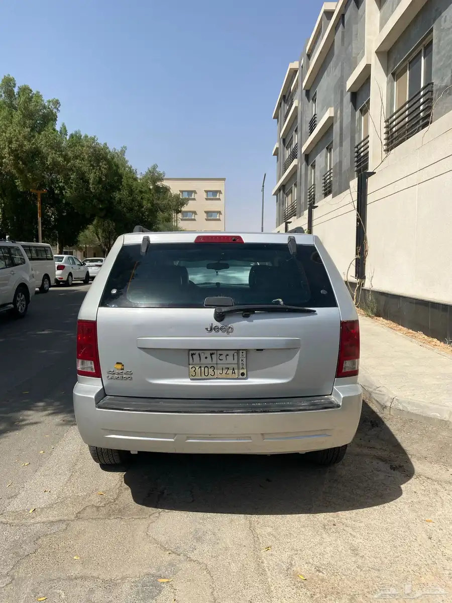 jeep Grand Cherokee Laredo 2