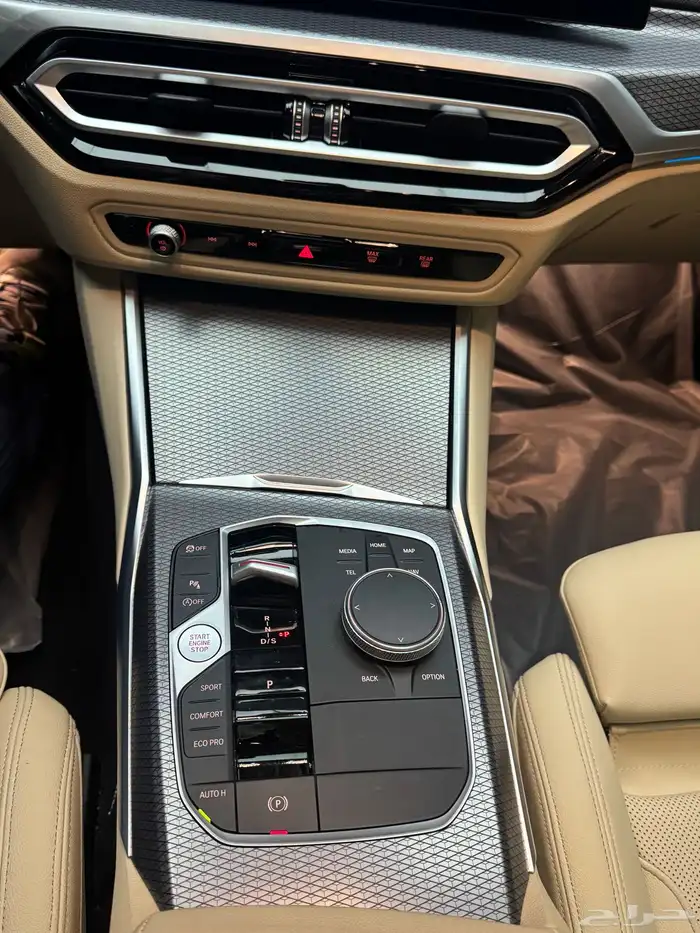 بي ام دبليو 320 i 2024 17