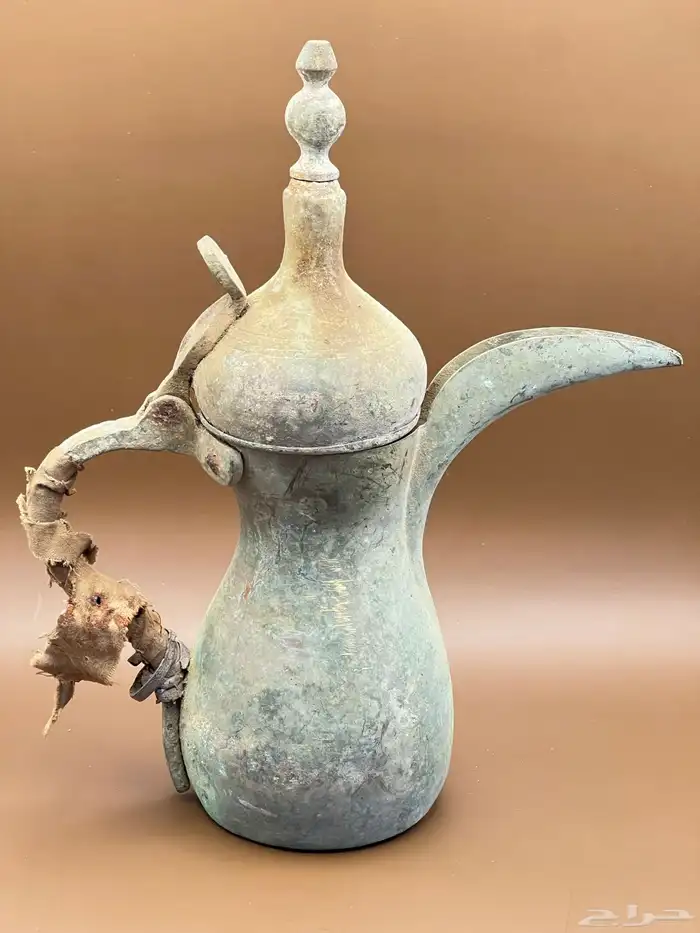 دلة رسلان شيخة قديمة جدا  متحفية 2