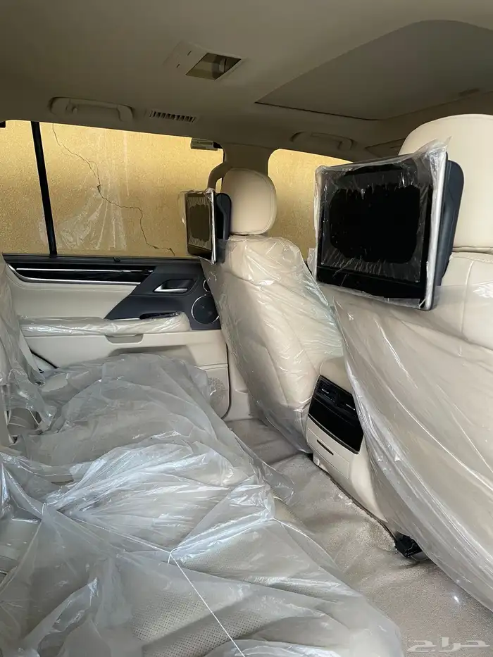 جيب ليكزس LX 570 2021 سعودي عبد الطيف جميل فل كامل ابيض 3