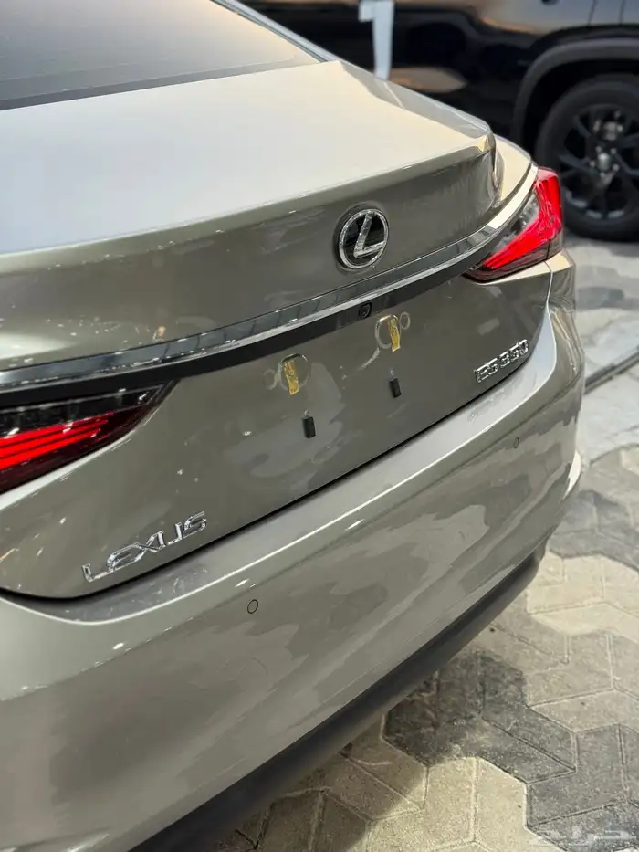 لكزس 2023 ES350cc العداد 10 الاف فقط 5