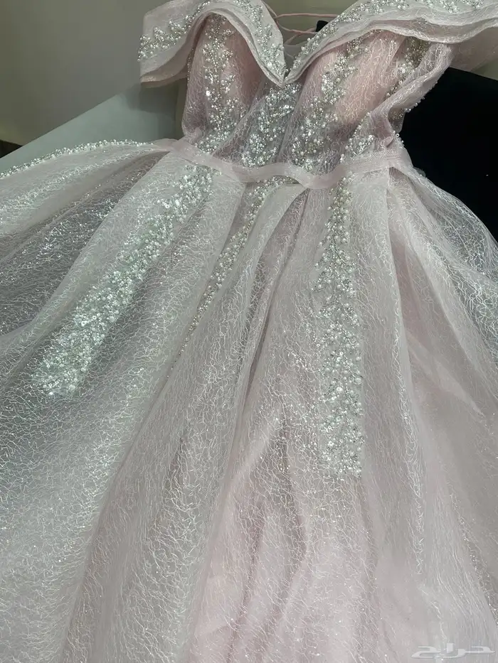 فستان مناسبات تم لبسها مره واحده فقط 1