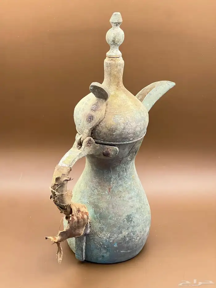 دلة رسلان شيخة قديمة جدا  متحفية 3