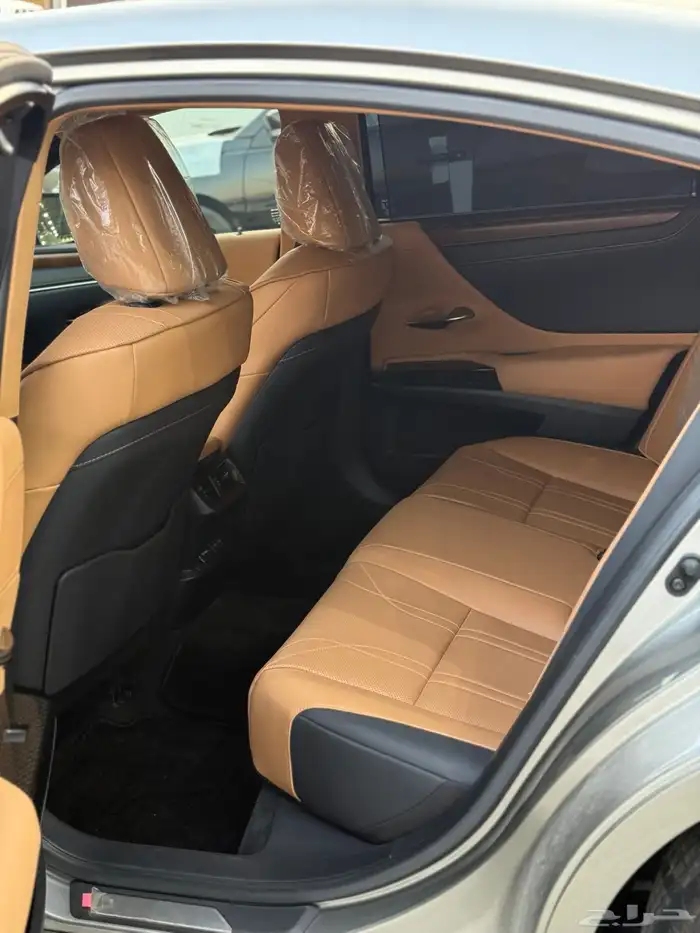 لكزس 2023 ES350cc العداد 10 الاف فقط 13