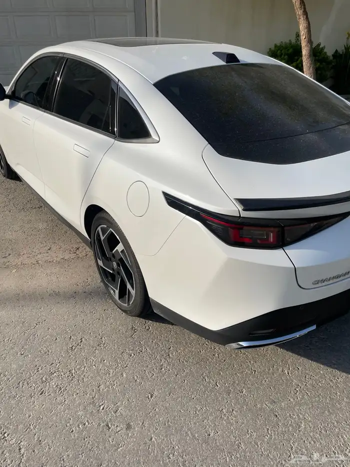 ايدو بلس 2025 أبيض 2