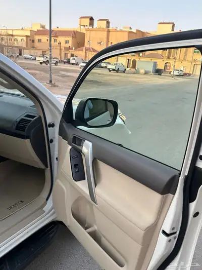 تويوتا برادو 2023 فل كامل 6سلندر فتحة سقف سعودي . 20