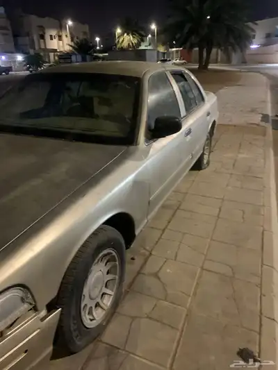 فورد فكتوريا موديل2000 1