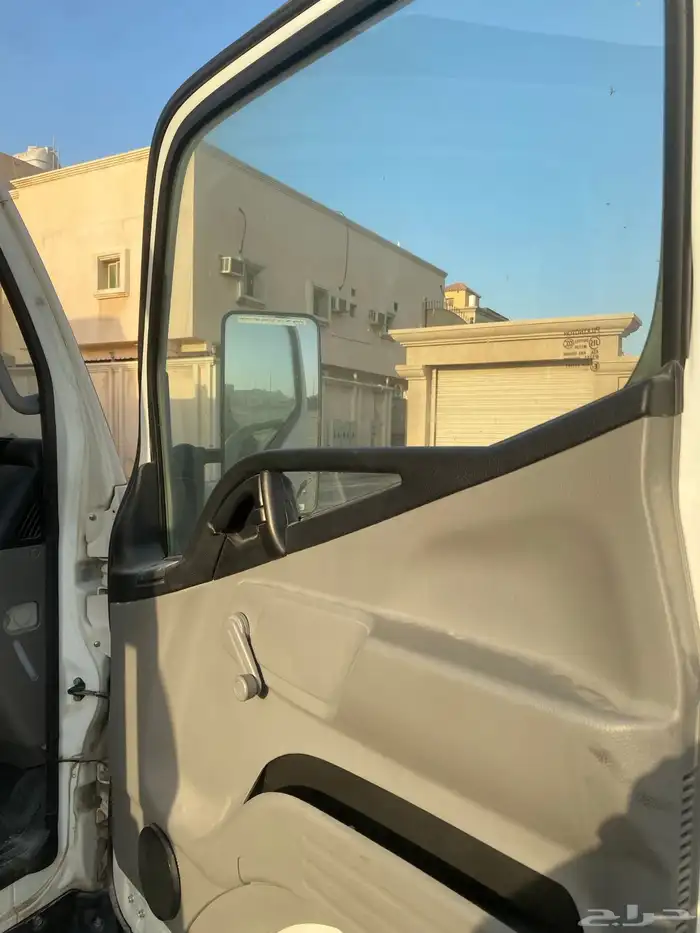 سطحة مستوبيشي 10