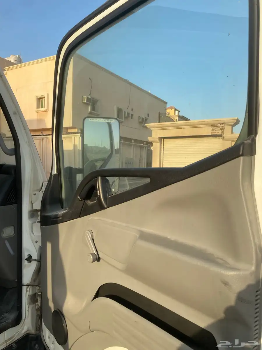 سطحة مستوبيشي 10