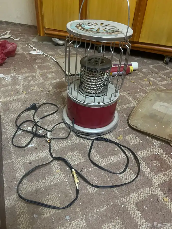 دواليب وغرفة نوم ودفاية ومكينة خياطه واشرطه وكرسي متحرك 5
