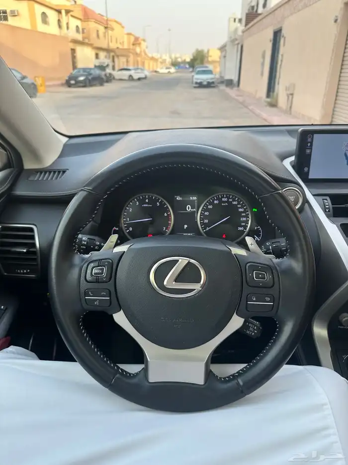 لكزس 2020 NX300 فل كامل اعلى فئة ممشى قليل سعودي . 21