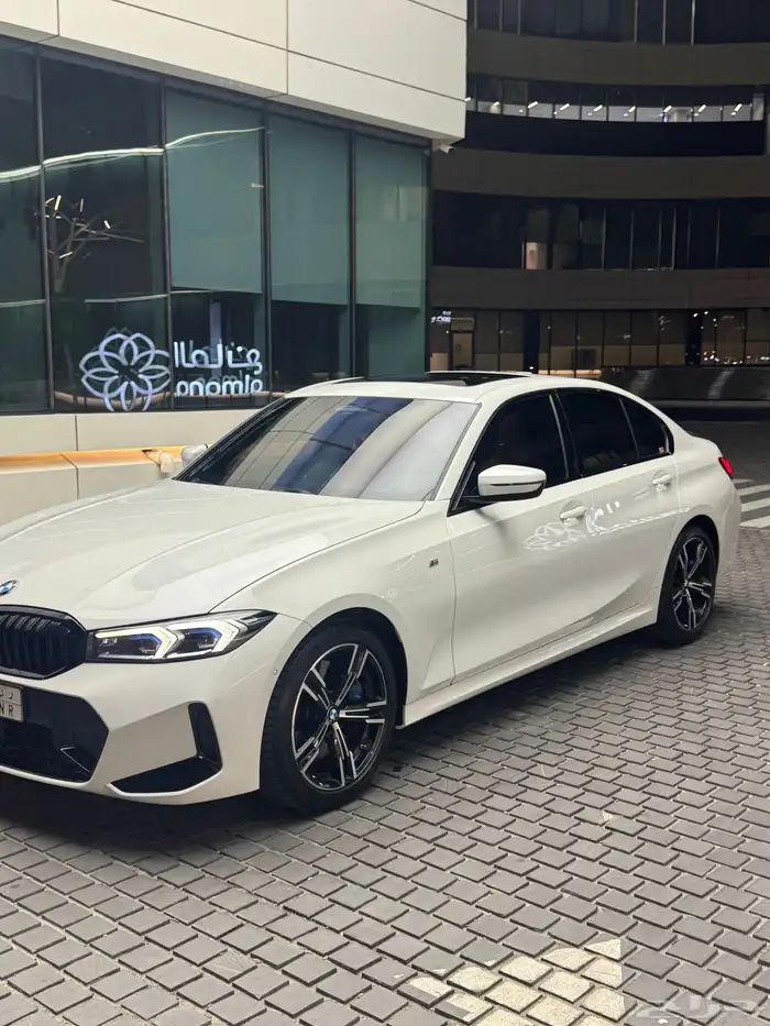 بي ام دبليو 320 i 2024 29