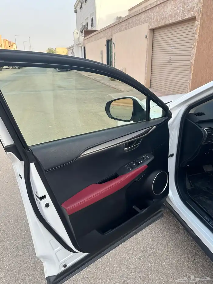 لكزس 2020 NX300 فل كامل اعلى فئة ممشى قليل سعودي . 12