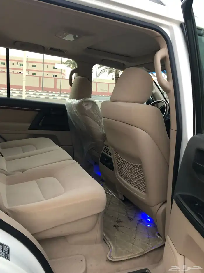لاندكروزر GXR 2013 بريمي فل كامل وكاله عداد 190 ( تم البيع ) 7