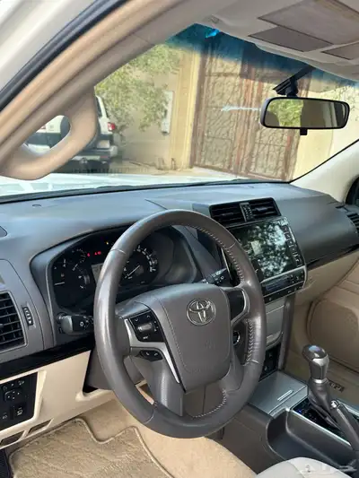 تويوتا برادو 2023 فل كامل 6سلندر فتحة سقف سعودي . 13